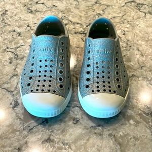 Used natives silver sparkles size C8